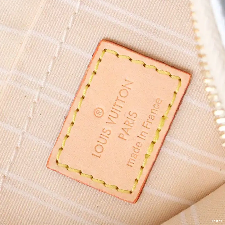 2106DJ0104 Bags LV 0707